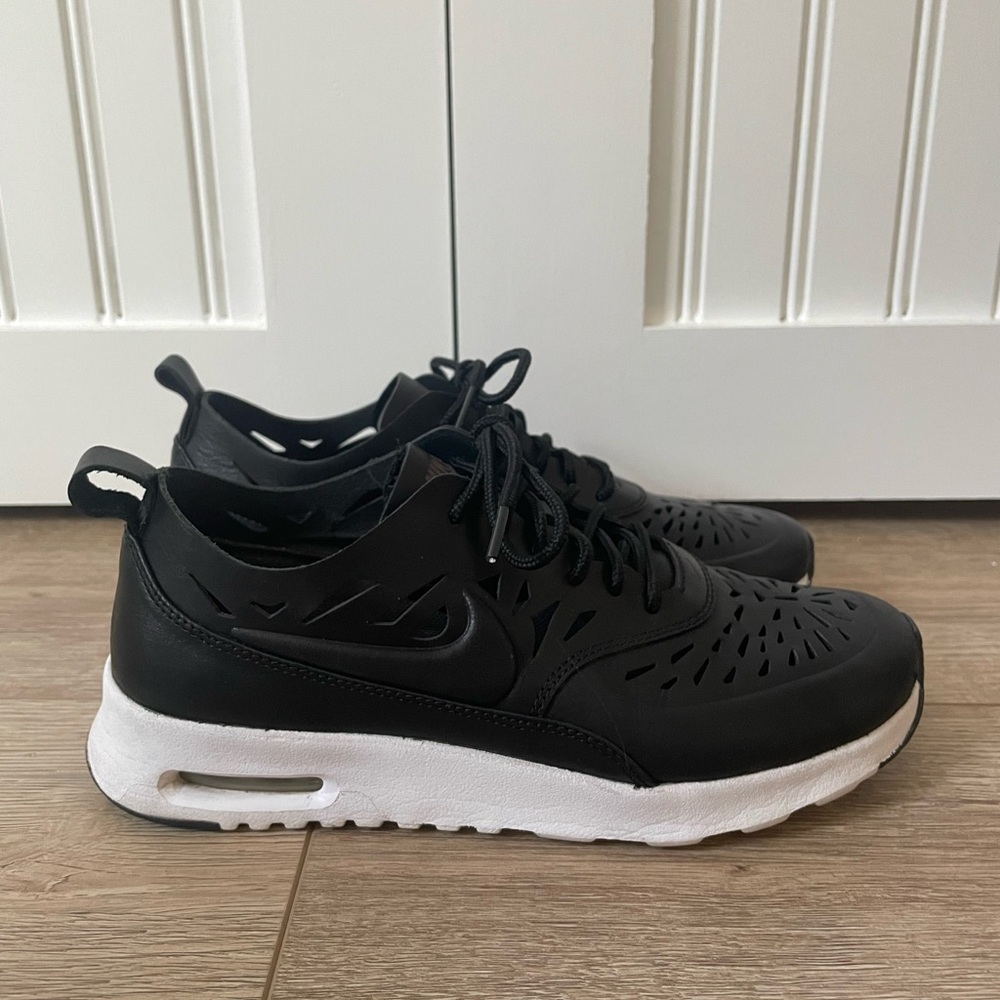 Nike Air Max Thea-slightly worn